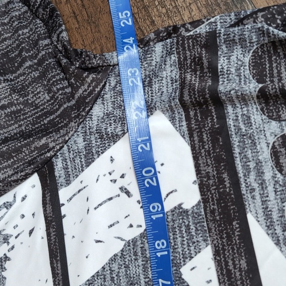 Jeep Life All Over Print Performance Tee Size XL in Black and Grey - Picture 6 of 7